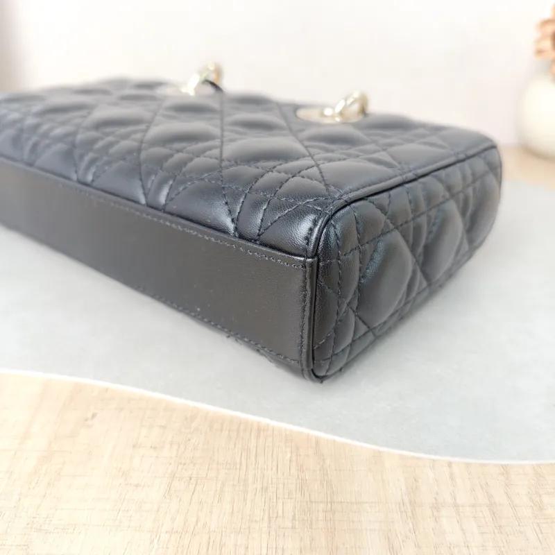 DIOR Crossbody Bag Lady D-Joy Black Lambskin Medium26 × 5 × 13.5 cm — detail view 6 of 9