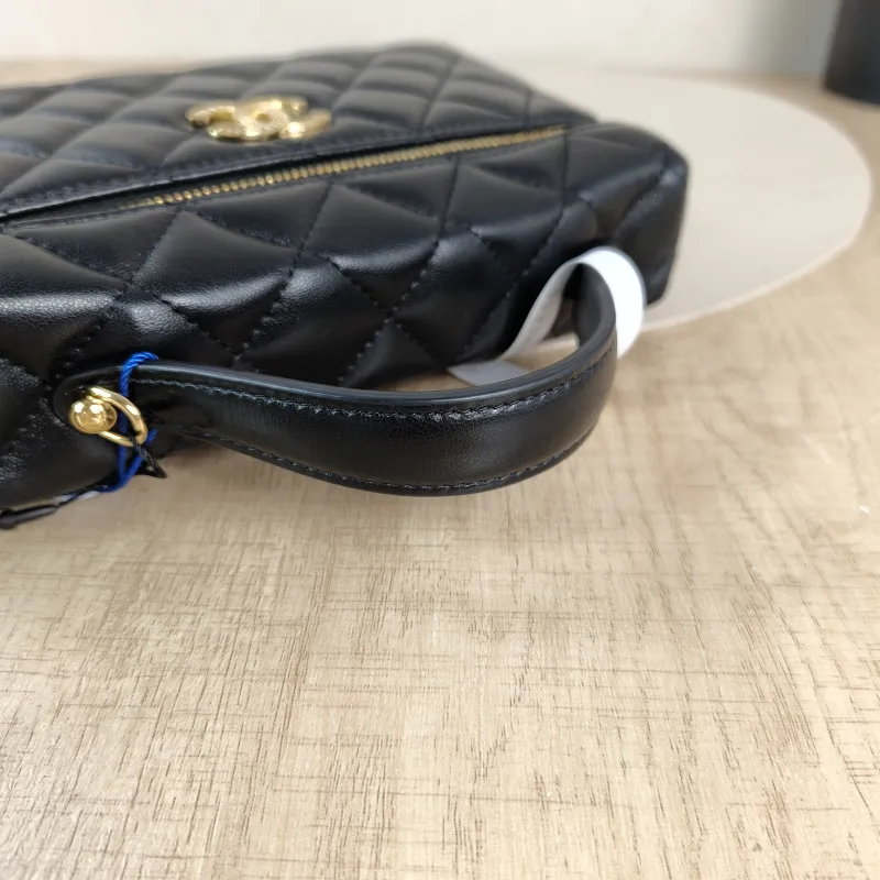 Chanel Crossbody Bag lp Box Bag Black Lambskin One Size19.5 × 5 × 17 cm — detail view 7 of 13