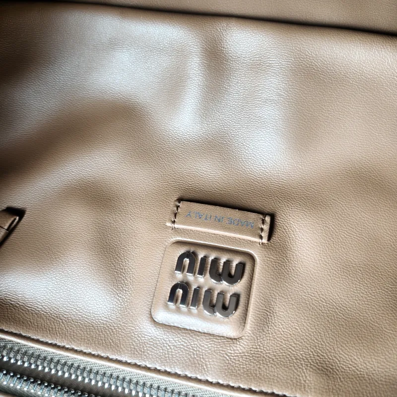 Miumiu Top Handle Bag Pocket Top Handle Bag Caramel SL ambskin One Size 32 × 14 × 22 cm — detail view 8 of 13
