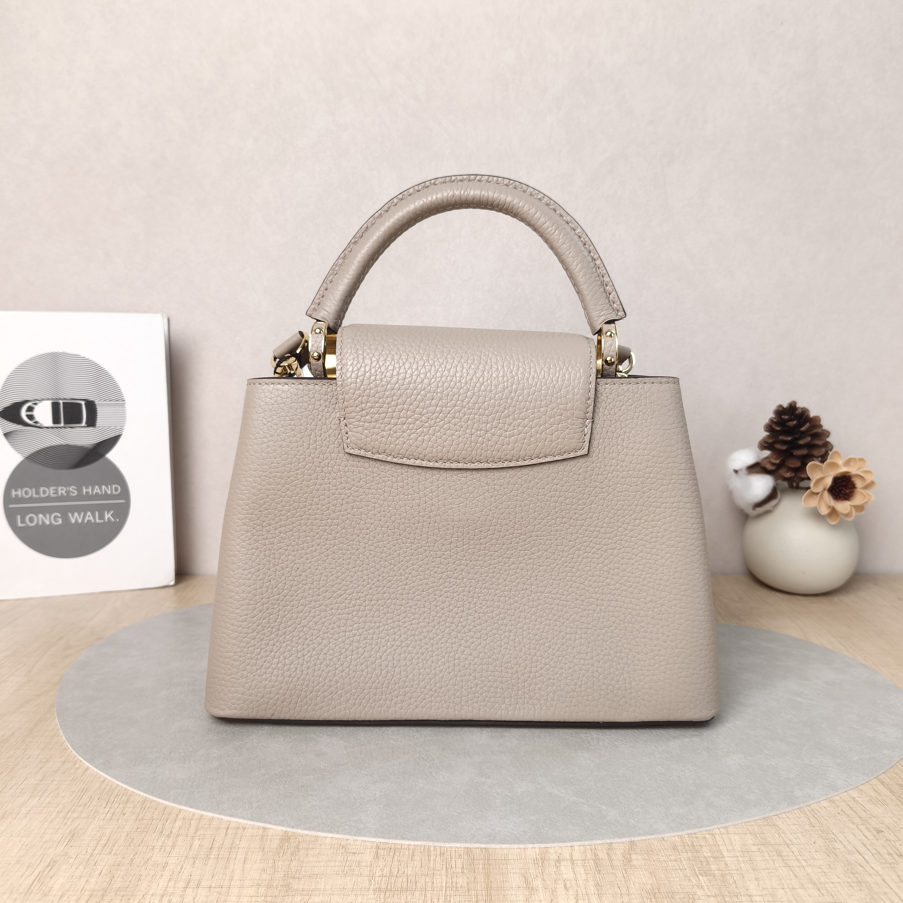 Louis Vuitton Crossbody Bag Capucines Calfskin BB27 × 9 × 17.5 cm — cover view 5 of 6