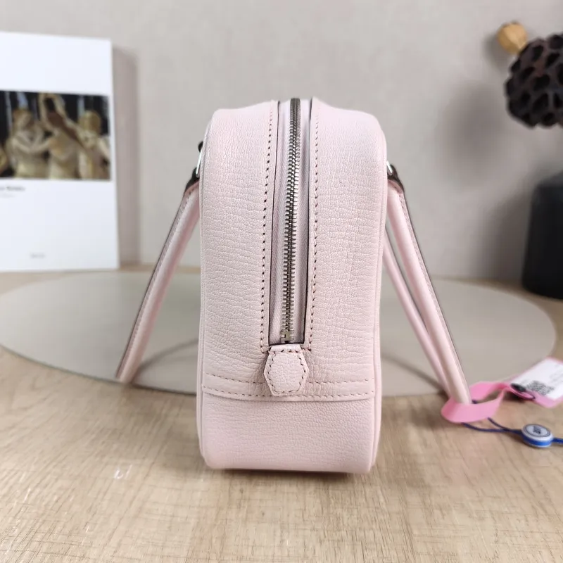 Hermès Shoulder Bag Plume 21 M7 Lambskin Mini 21 × 8 × 15 cm w — detail view 7 of 11