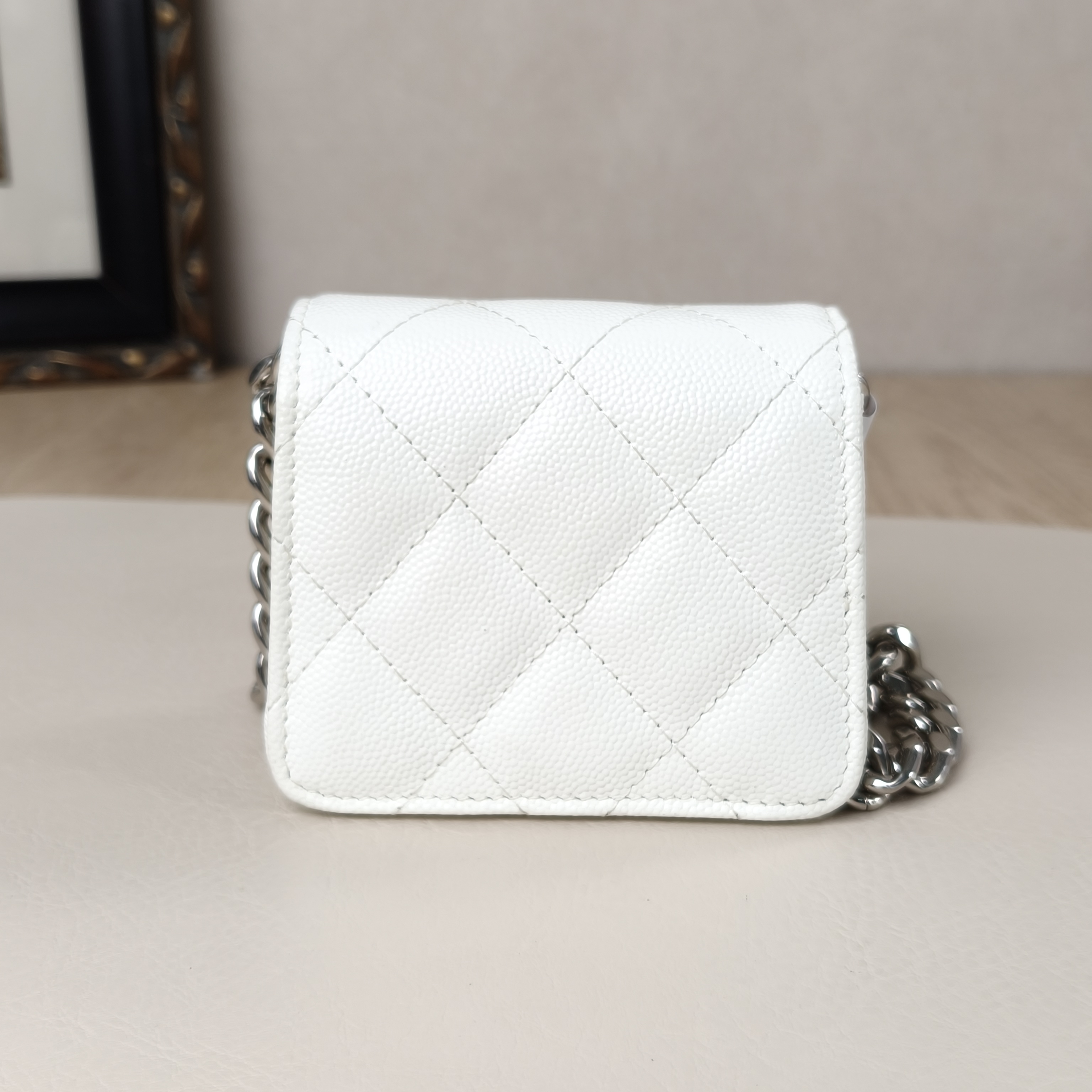 Chanel Crossbody Bag White Grained Calfskin One Size10 × 5.5 × 8.5 cm — cover view 8 of 11