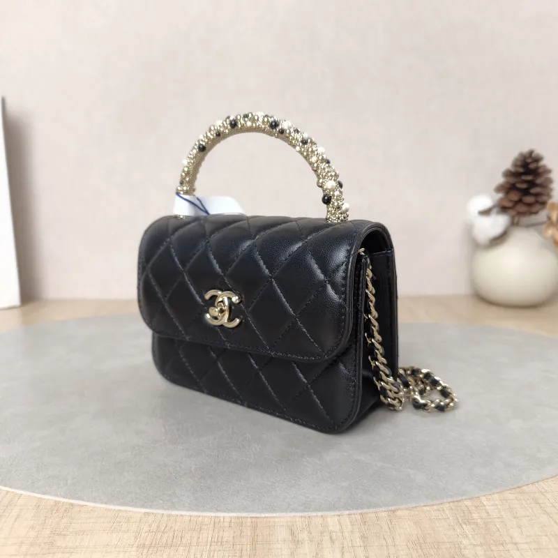 Chanel Crossbody Bag26c Pearl Black Lambskinmini15 × 5.5 × 10.5 cm — cover view 2 of 6
