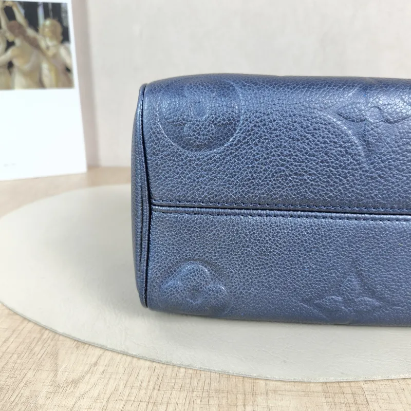 Louis Vuitton Crossbody Bag Speedy20 Calfskin One Size 20.5 × 12 × 13.5 cm — detail view 10 of 12