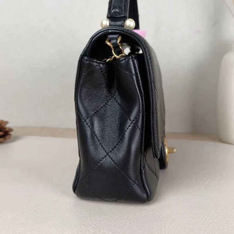 Chanel Crossbody Bag Pearl Crossbody Bag Black Lambskin One Size 21 × 7 × 15 cm — detail view 2 of 15