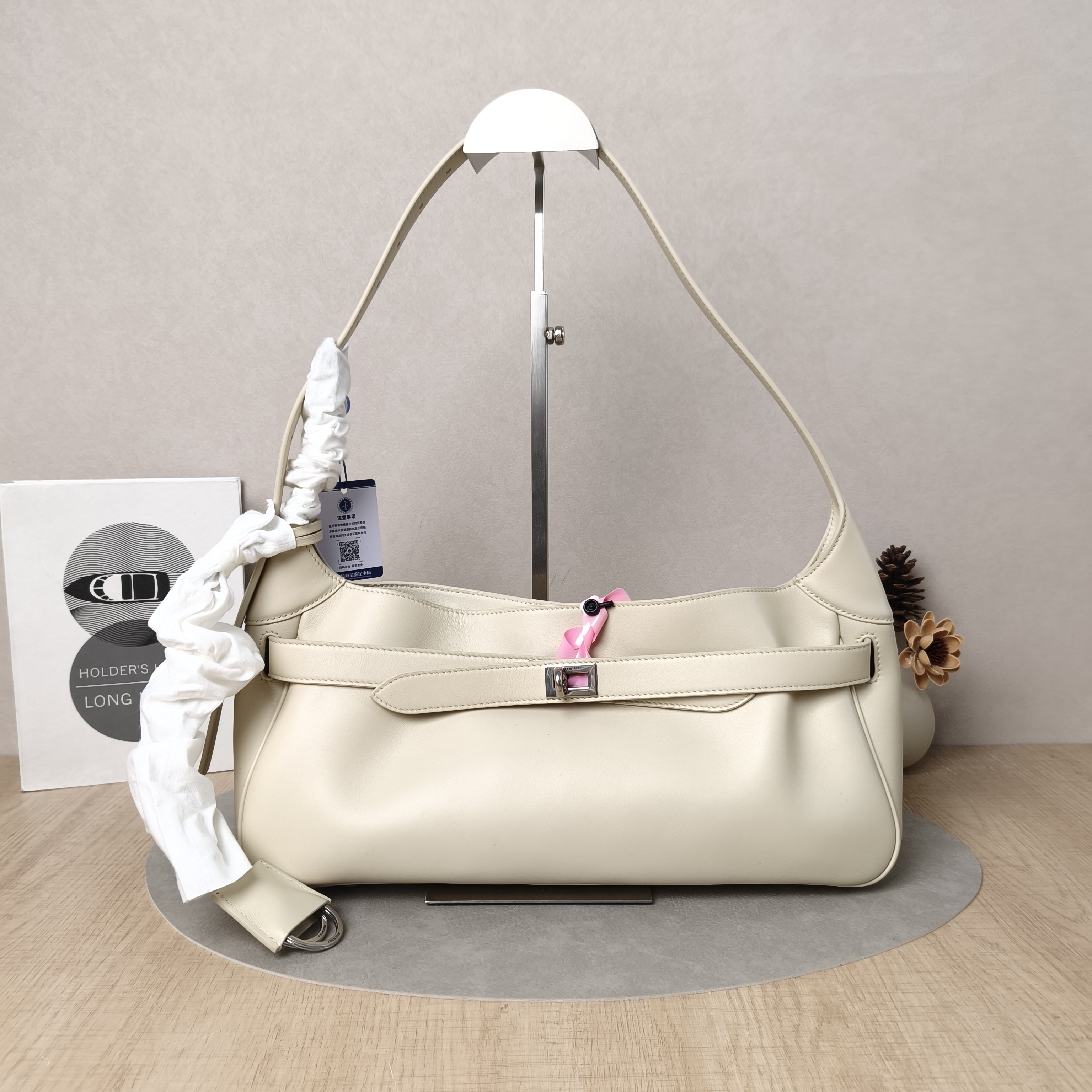 BALENCIAGA Shoulder Bagbel air White Calfskin One Size35 × 10 × 17 cm