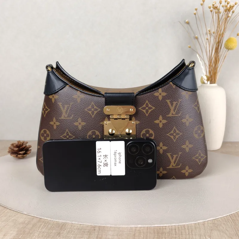 Louis Vuitton Crossbody Bag Twinny Monogram PVC One Size29 × 9 × 19 cm — cover view 5 of 5