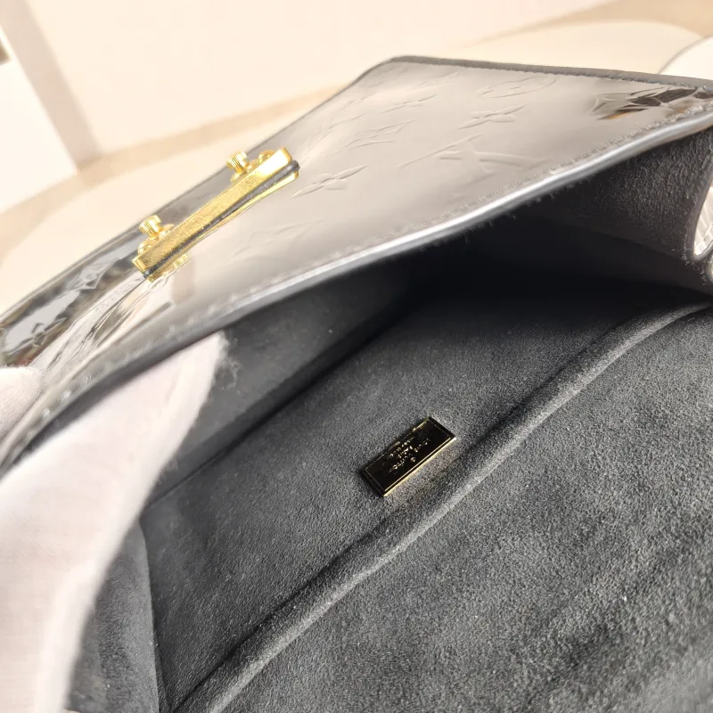 Louis Vuitton Crossbody Bag Spring Street Black Patent Leather · PVC One Size 17 × 8.5 × 16 cm Leather Tag — detail view 5 of 11