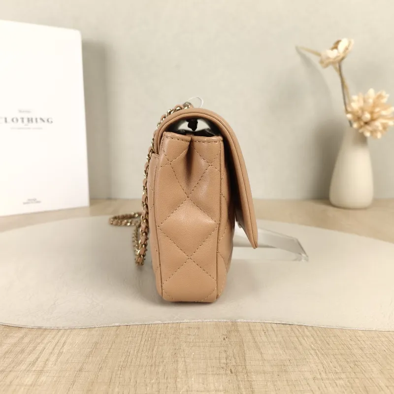 Chanel Crossbody Bag Crossbody Bag Taupe Calfskin One Size20 × 3.5 × 14 cm — detail view 6 of 15
