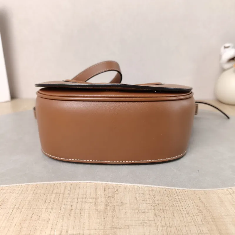 CELINE Crossbody Bag FOLCO TRIOMPHE Caramel Calfskin One Size 18.5 × 7 × 15 cm — cover view 2 of 5