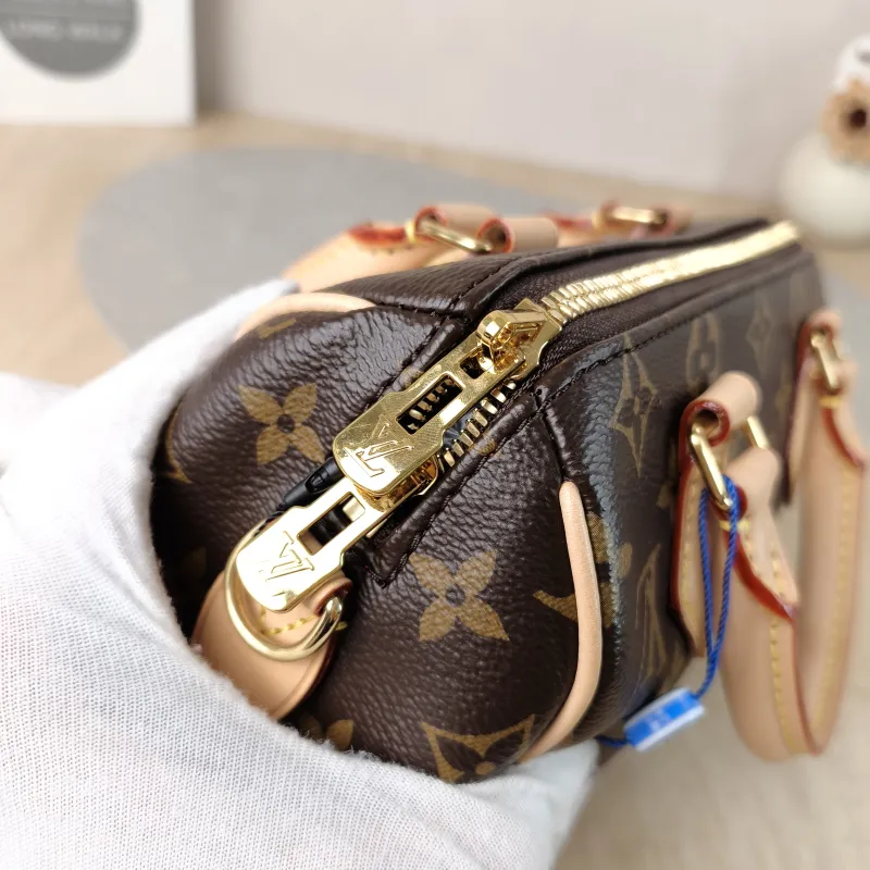 Louis Vuitton Crossbody Bag Speedy20 Shoulder Strap PVC Small20.5 × 12 × 13.5 cm — detail view 6 of 13