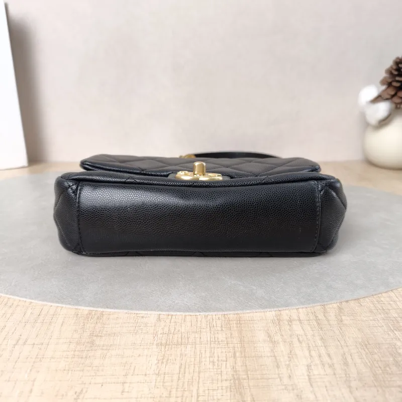 Chanel Crossbody Bag22a Black Grained Calfskin One Size20 × 6 × 15 cm — cover view 4 of 5