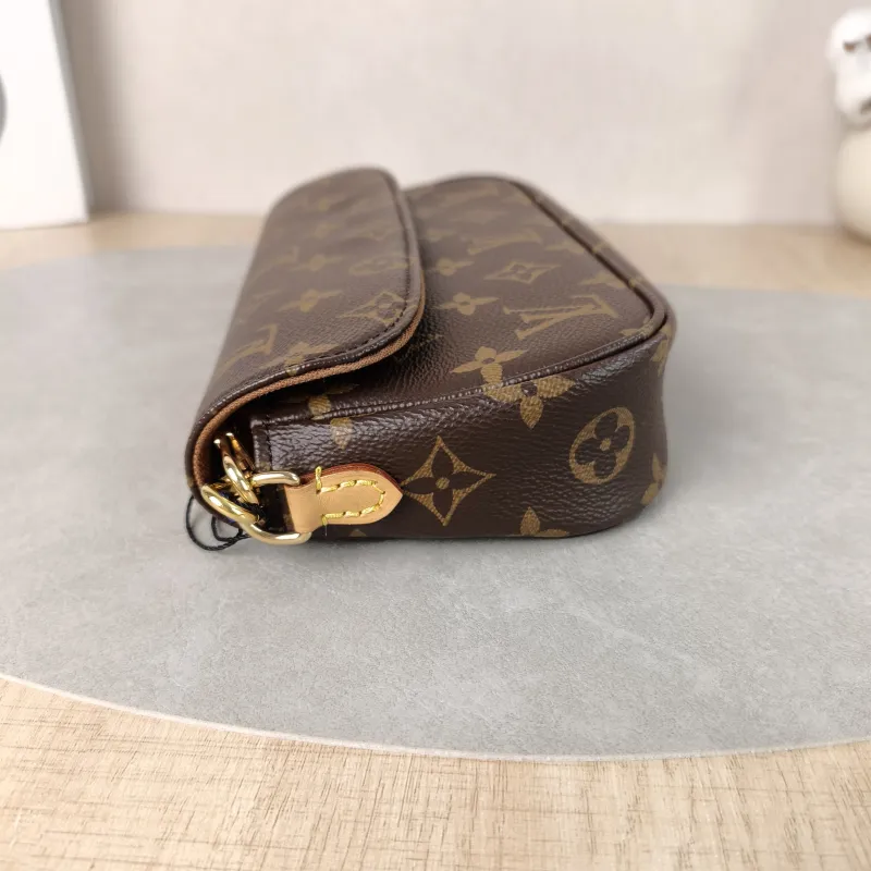Louis Vuitton Crossbody Bag IVY Monogram PVC Small23.5 × 4.3 × 12 cm — detail view 13 of 13