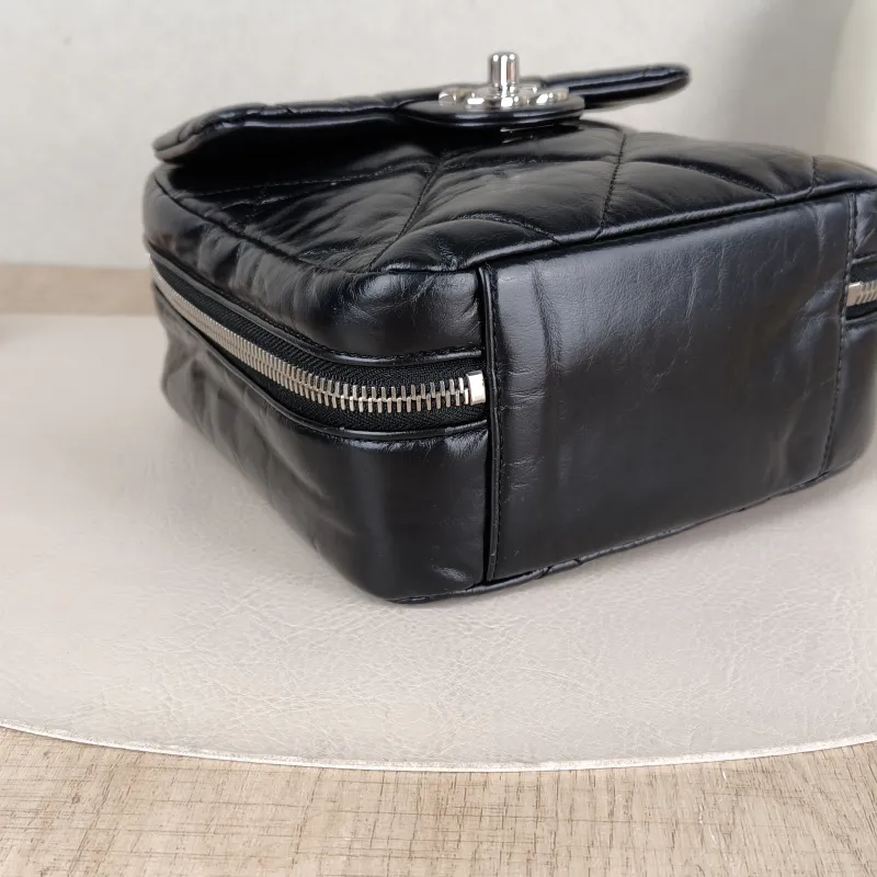 Chanel Crossbody Bag Crossbody Bag Black Waxed Leather One Size17 × 8 × 18 cm — detail view 5 of 17