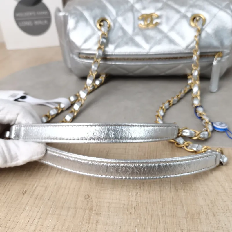 Chanel Shoulder Bag 25k Bowling Bag Silver Calfskin Small 24 × 11.5 × 15.5 cm — detail view 1 of 14