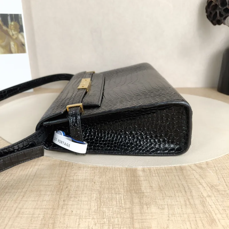 SAINT LAURENT Shoulder Bag MANHATTAN Black Calfskin Medium29 × 7.5 × 20 cm — detail view 4 of 13