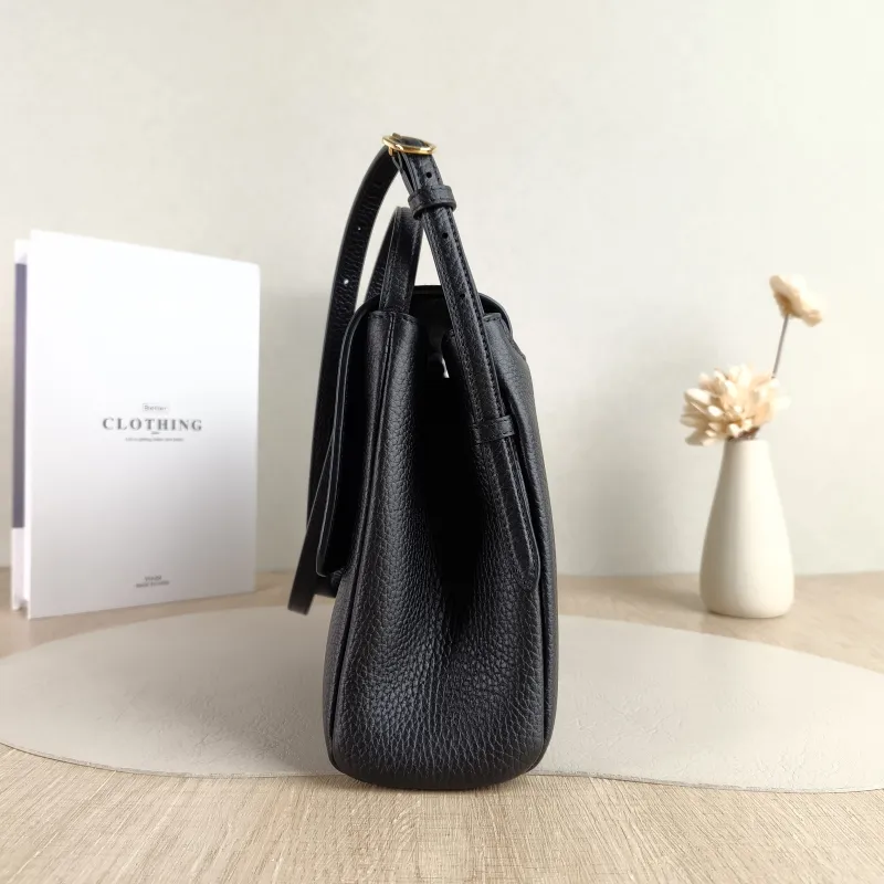 Chanel Shoulder Bag 26k Black Calfskin Medium 31.5 × 8 × 18.5 cm — detail view 11 of 13