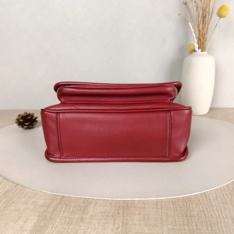 SAINT LAURENT Crossbody Bag Niki Red D Lambskin Small21 × 7.5 × 16 cm — cover view 2 of 5