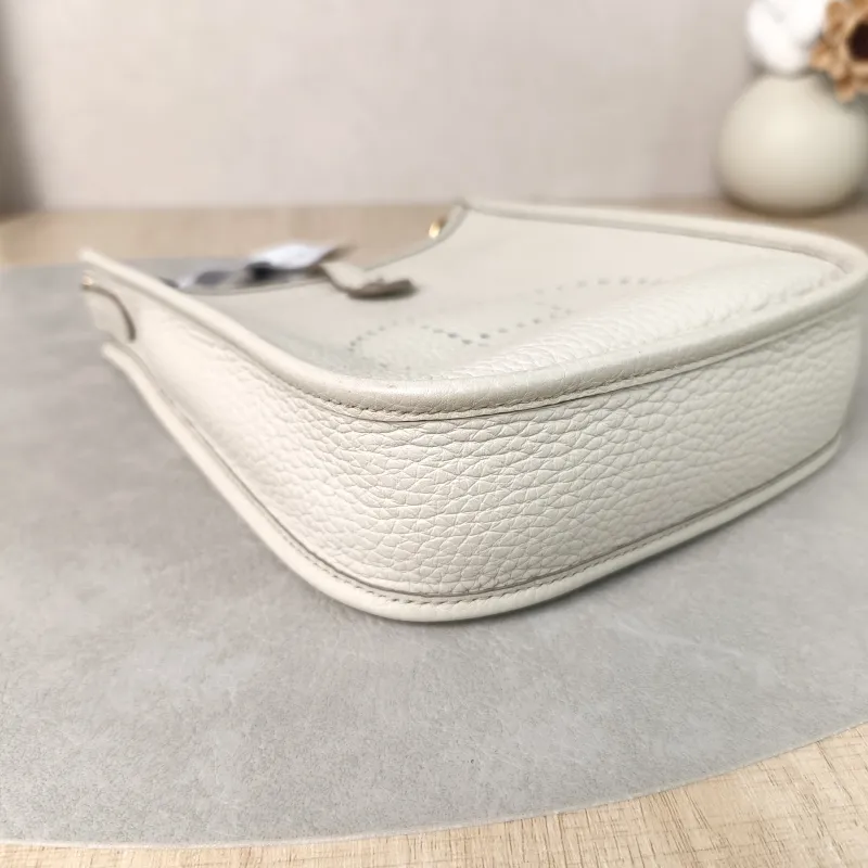 Hermès Crossbody Bag Evelyne Mini 16 Mini 16 TC Calfskin Mini 17 × 5.5 × 18 cm U — detail view 6 of 13