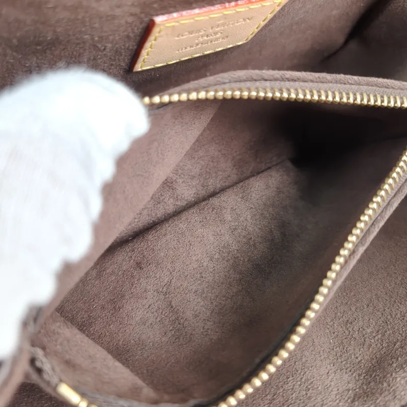 Louis Vuitton Crossbody Bag Pochette Métis East West Monogram PVC Small21.5 × 6 × 13.5 cm — detail view 9 of 18