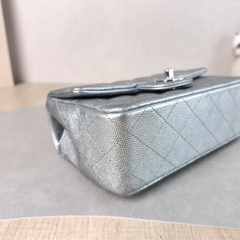 Chanel Crossbody Bag mini Silver Grained Calfskin mini 20 × 6 × 12 cm 30 — detail view 13 of 14