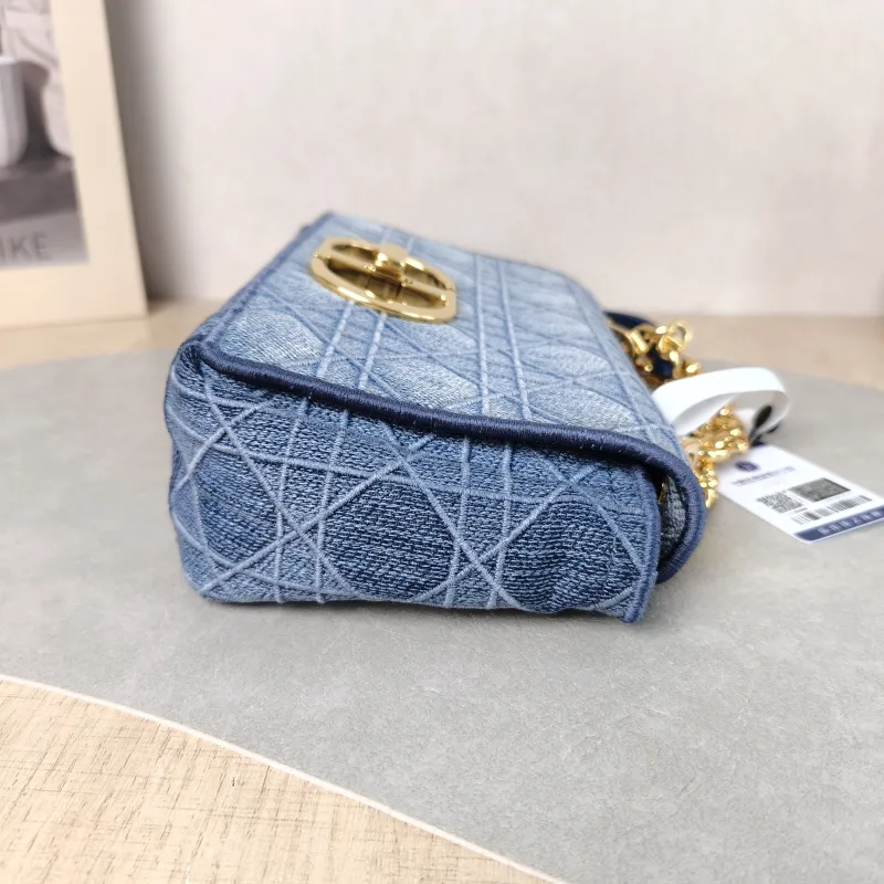 DIOR Crossbody Bag Caro Chain Bag Blue Small 20 × 7 × 13.5 cm — detail view 7 of 10