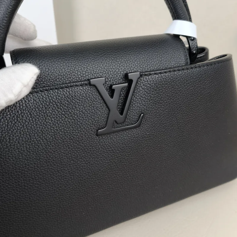 Louis Vuitton Top Handle Bag Capucines East West Black Calfskin Medium33 × 9 × 19 cm — detail view 12 of 13