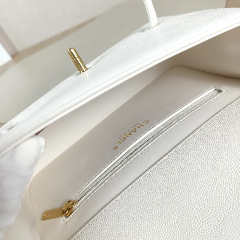 Chanel Shoulder Bag 26p preppy coco White Grained Calfskin Small 22 × 7 × 15 cm — detail view 9 of 12