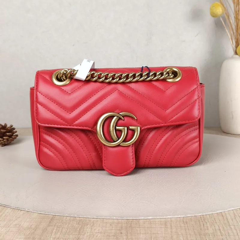 GUCCI Crossbody Bag GG Marmont Small Marmont 22 Red Calfskin Small 22 × 6 × 13 cm