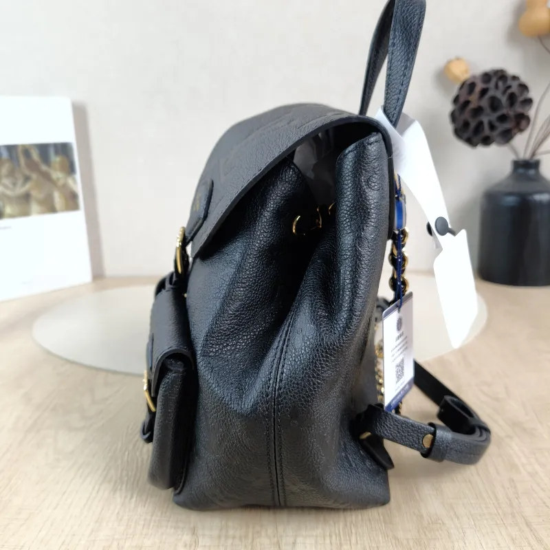 Louis Vuitton Backpack Backup Backpack Black Calfskin One Size20 × 14 × 22 cm — detail view 12 of 13
