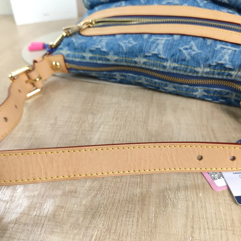 Louis Vuitton Shoulder Bag Baggy hobo Shoulder Bag Blue One Size 30 × 13 × 22 cm — detail view 10 of 10