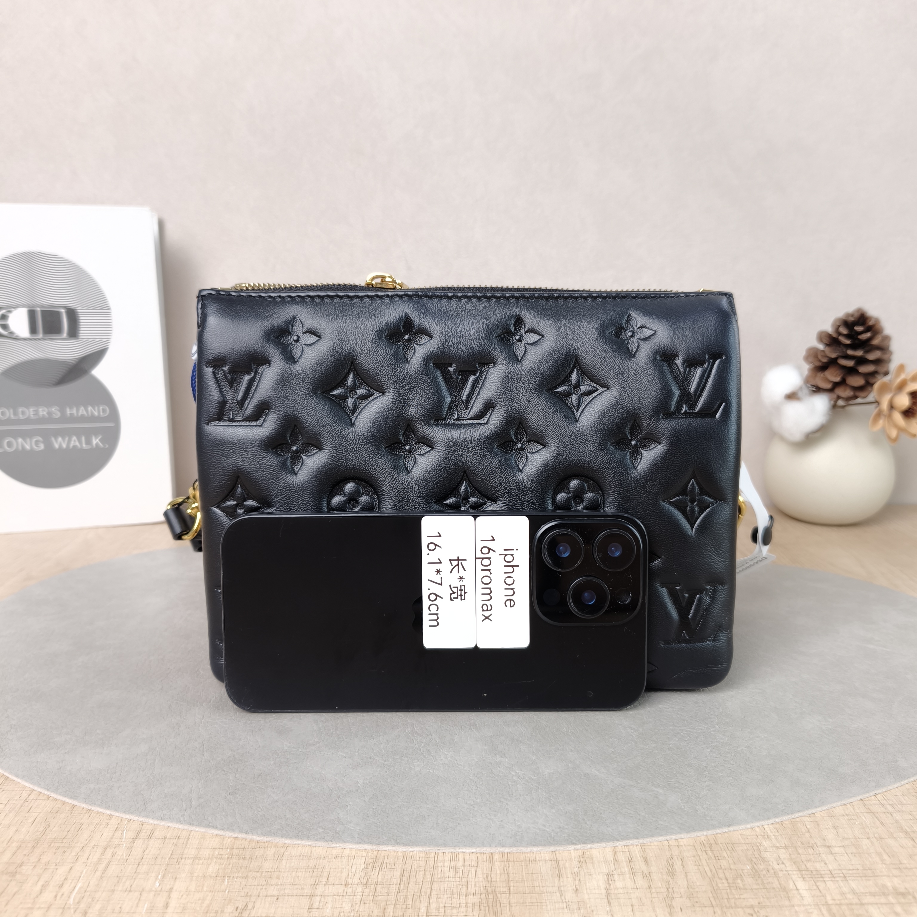 Louis Vuitton Crossbody Bag Coussin BB Black Lambskin BB21 × 7 × 16 cm — cover view 4 of 6
