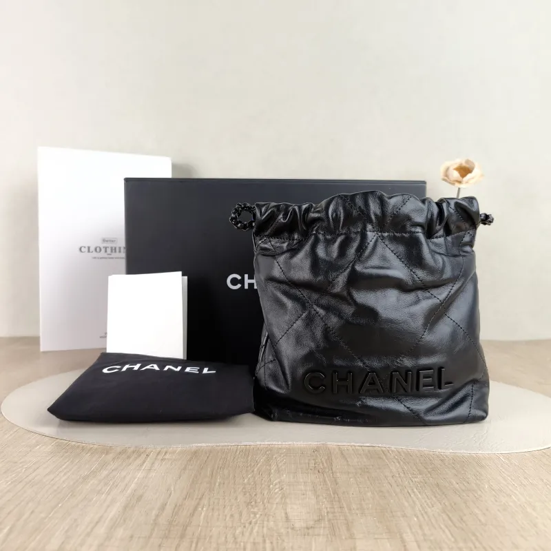 Chanel Shoulder Bag22Bag Black CC alfskinmini20 × 6 × 19 cm — cover view 5 of 6