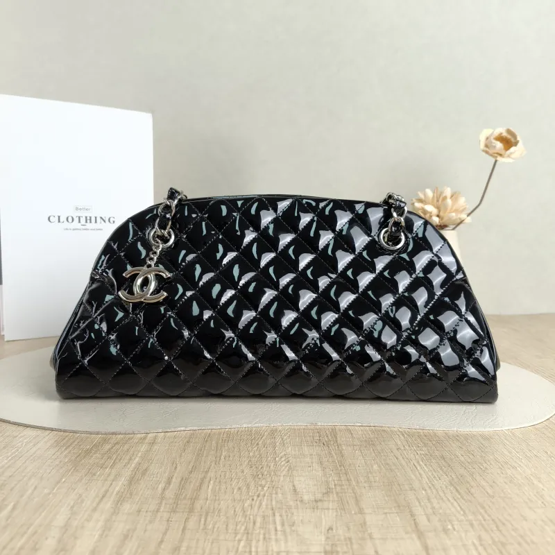 Chanel Shoulder Bag tote Black Patent Leather One Size33 × 16 × 17 cm