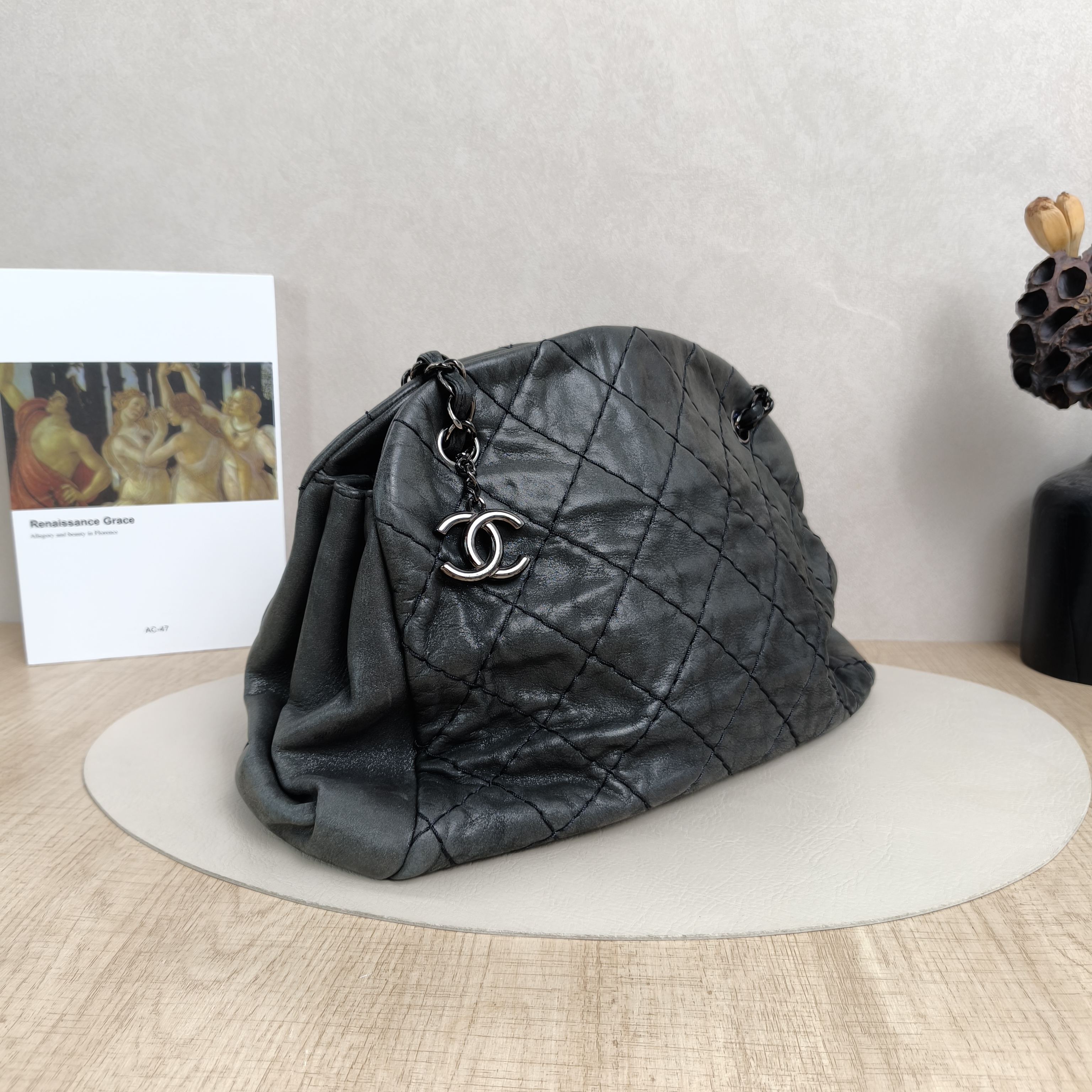 Chanel Shoulder Bag Tote Bag Green Calfskin33 × 11 × 25 cm — cover view 4 of 5