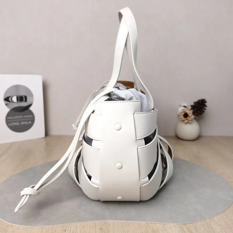 Bottega Veneta Top Handle Bag The Shell Dome Bag White Calfskin One Size 40 × 20 × 20 cm — detail view 2 of 13