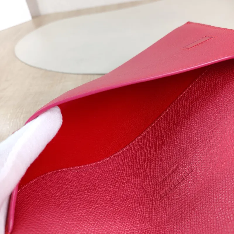 BURBERRY Clutch Clutch Pink Calfskin 22.5*15.5 — detail view 6 of 10