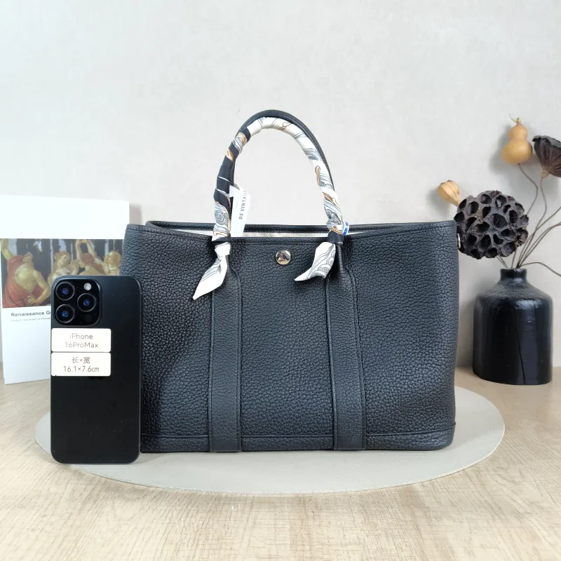 Hermès Top Handle Bag Garden Party 30 30Black Negonda Calfskin Medium30 × 13 × 21 cm — cover view 2 of 6