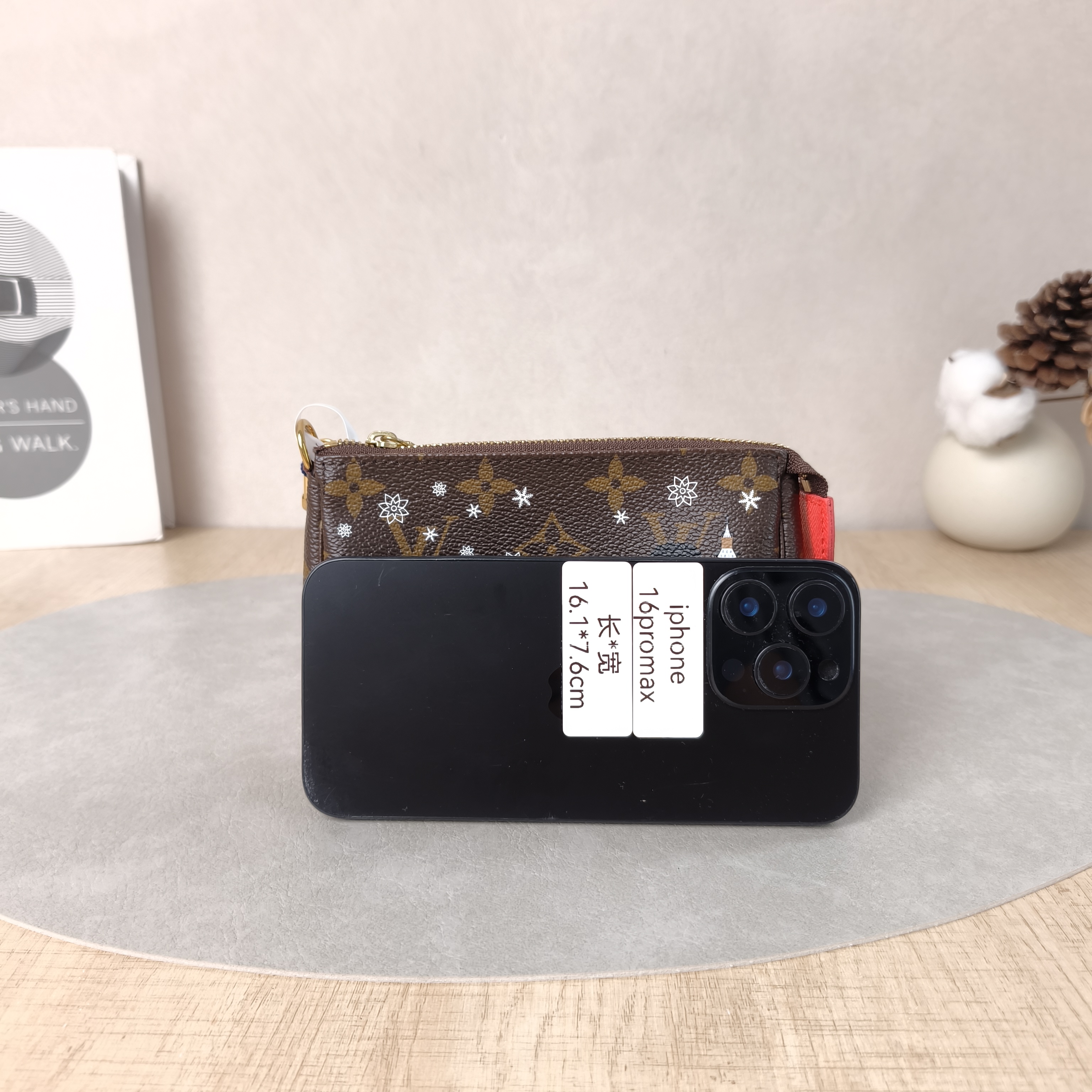Louis Vuitton Clutch Mini Pochette Accessoires Colorblock PV Cmini15.5 × 4 × 10.5 cm — cover view 3 of 6