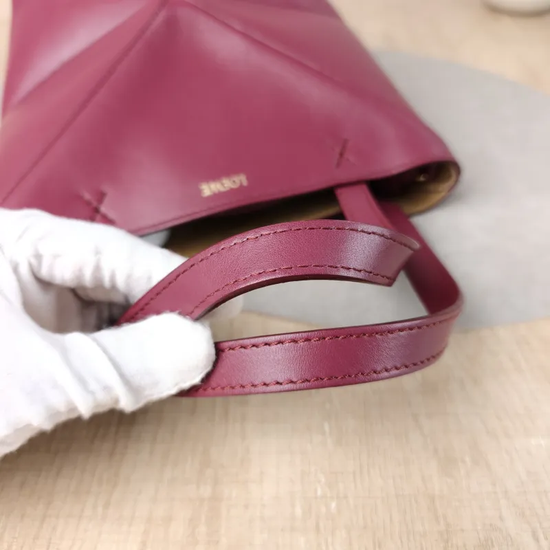 LOEWE Crossbody Bag Puzzle Fold Shopping Tote Red Calfskin Mini 16.5 × 9.5 × 20 cm — detail view 3 of 10