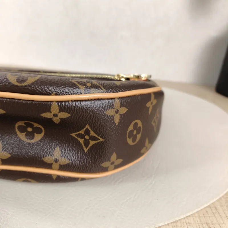Louis Vuitton Crossbody Bag Loop Monogram PVC Small 23 × 6 × 13 cm — detail view 9 of 10