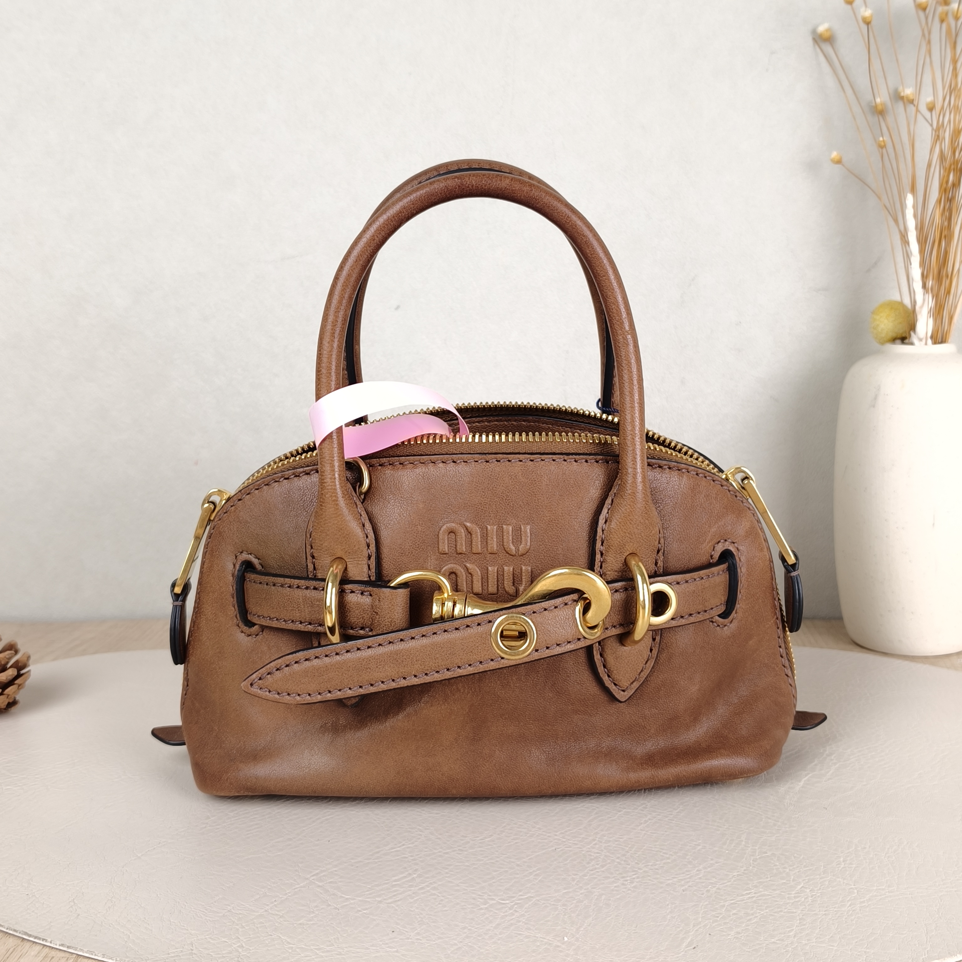 Miumiu Top Handle Bag Aventure Top Handle Bag SL ambskinmini21 × 8 × 13.2 cm