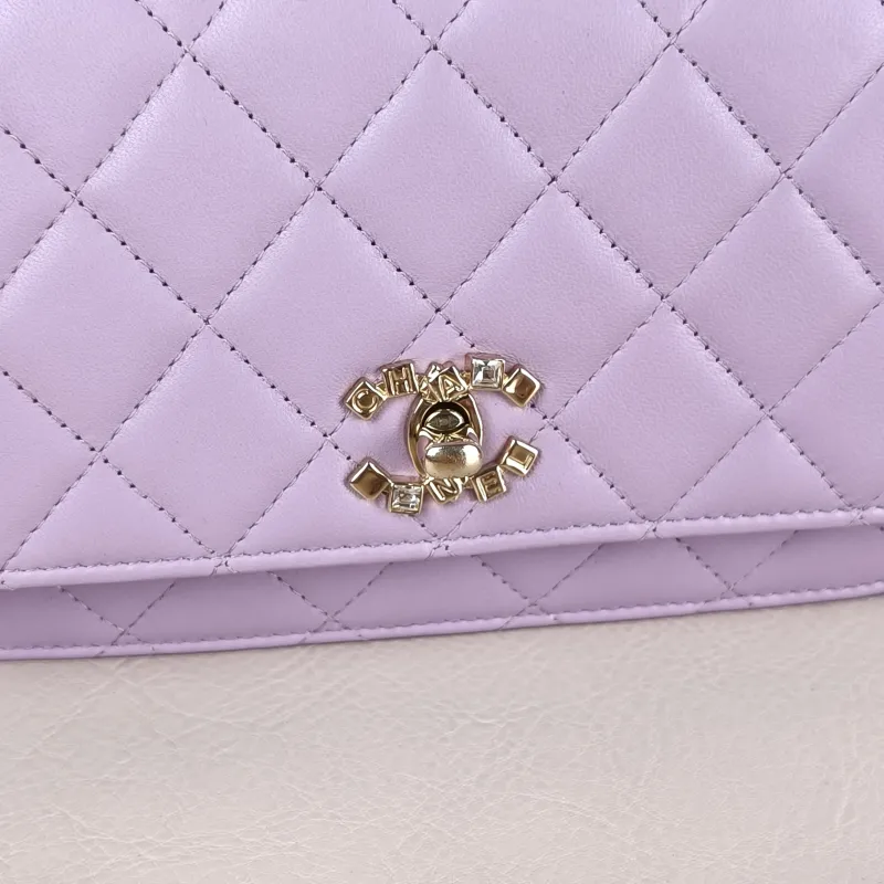 Chanel Crossbody Bag woc Lambskin One Size19 × 4 × 12.5 cm — detail view 1 of 14