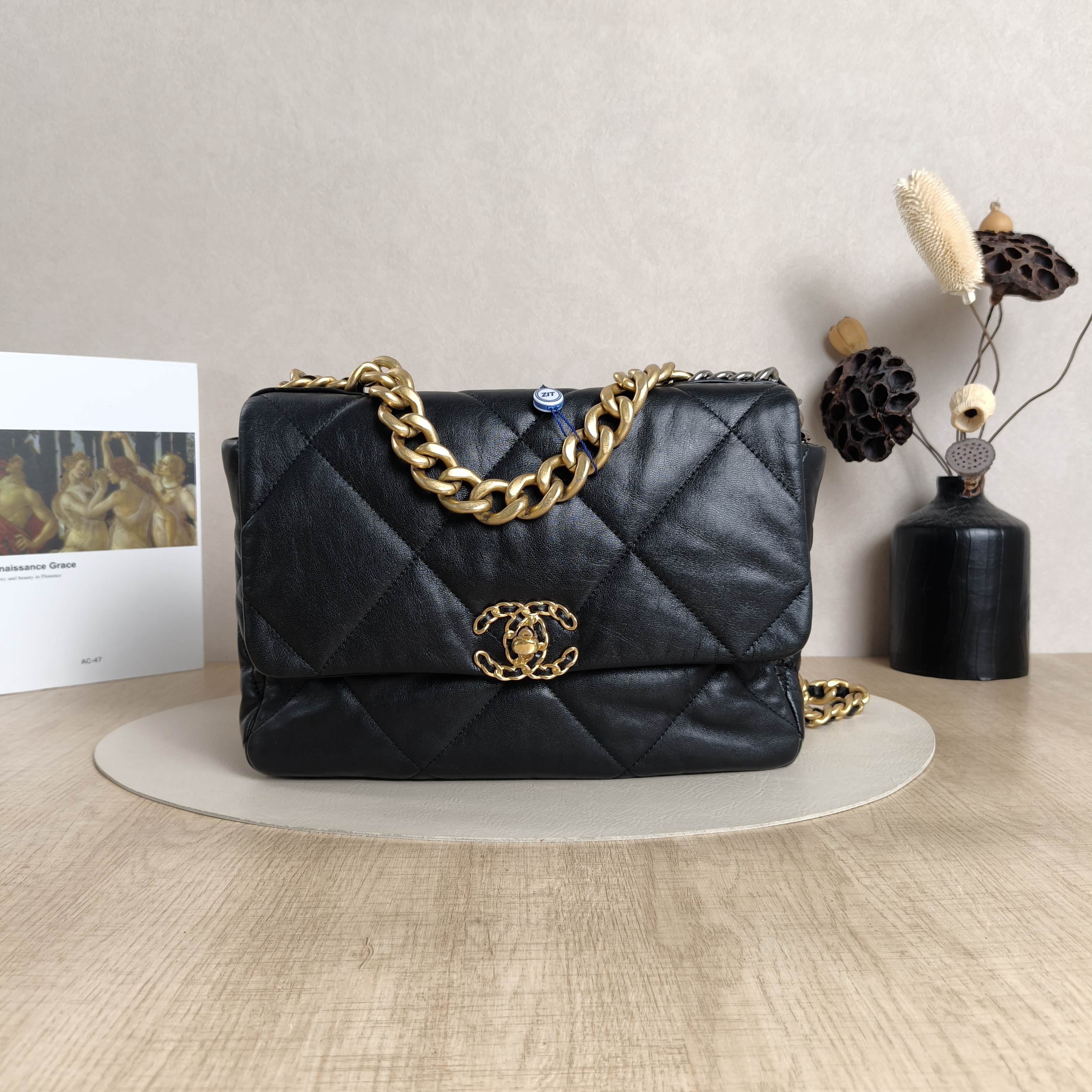 Chanel Crossbody Bag19Bag Black SL ambskin Medium30 × 10 × 20 cm