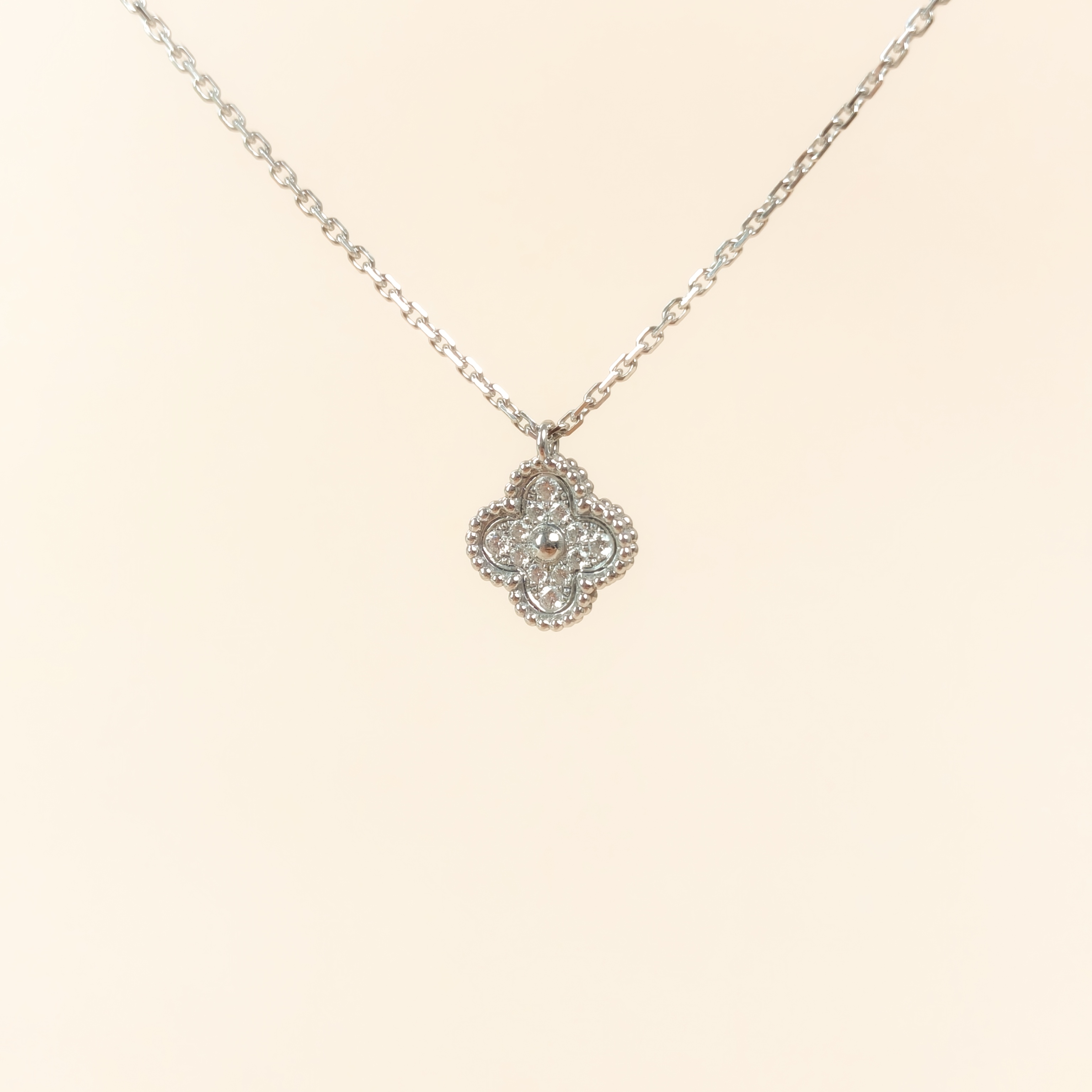 Van Cleef & Arpels Necklace Alhambra Alhambra Collection Necklace White Gold Diamond Silver18KW hite Gold Sweet Mini0.95 × 0.95 × 40 cm
