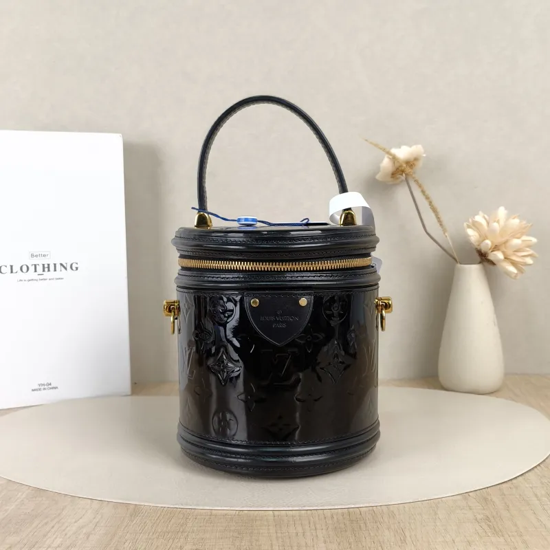 Louis Vuitton Crossbody Bag Cannes Black Patent Leathermini15 × 15 × 17 cm