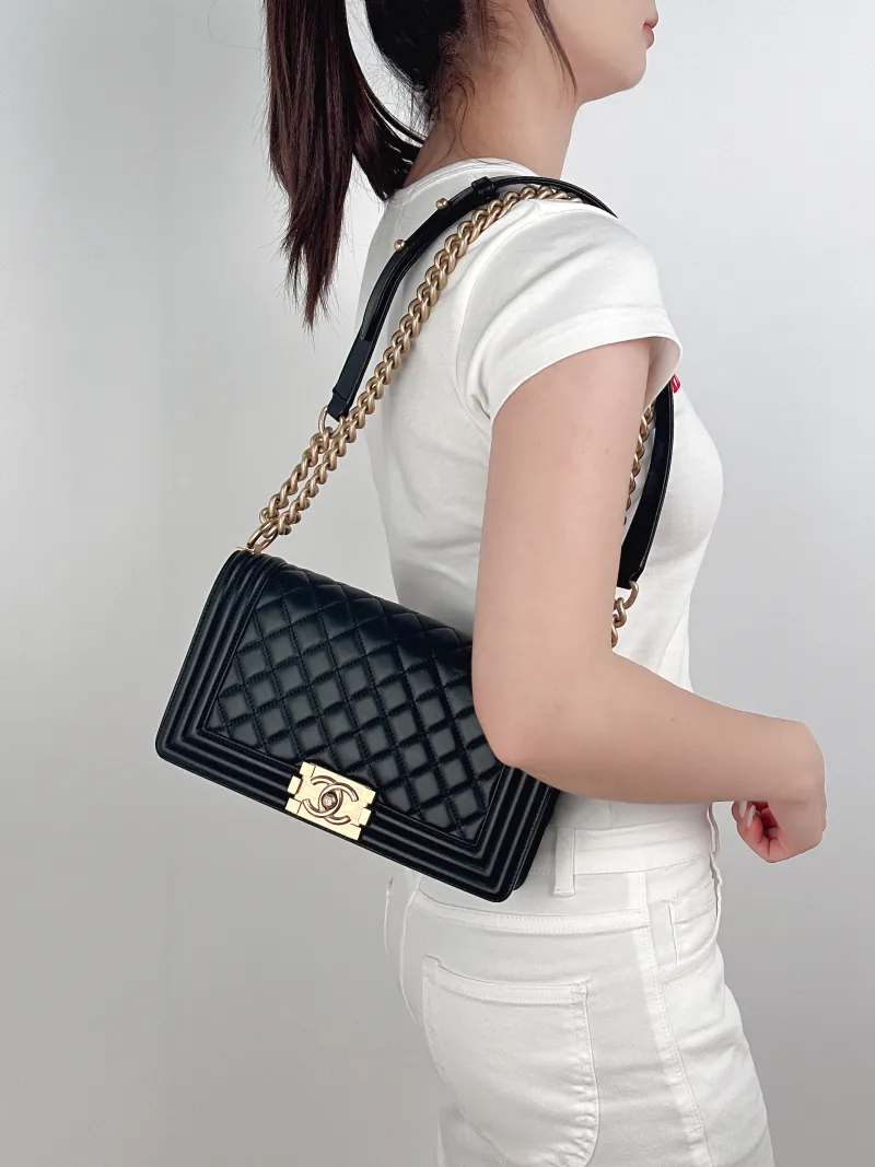 Chanel Crossbody Bag Le Boy​Black Calfskin25 × 9 × 15 cm — on-model view 3 of 3