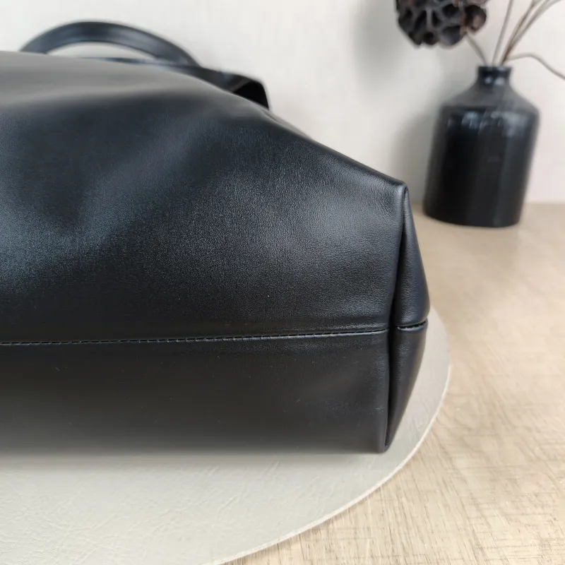 Miumiu Shoulder Bag Shoulder Bag Black Calfskin One Size 38 × 11 × 38 cm — detail view 7 of 11