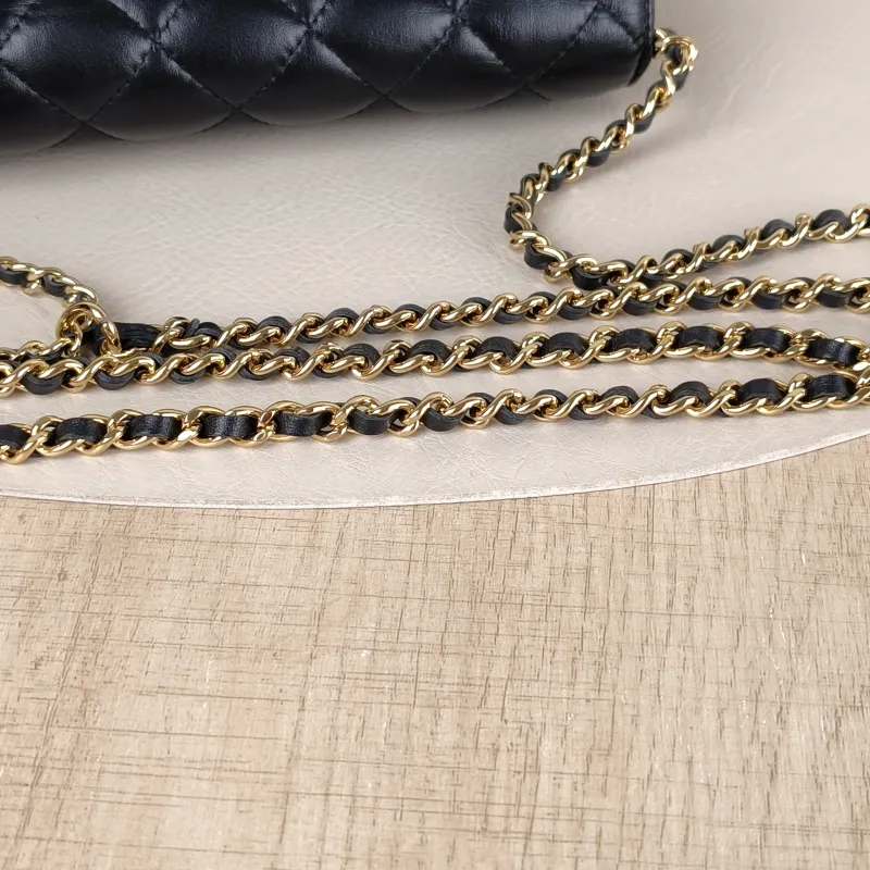 Chanel Crossbody Bagcf woc Black Calfskinmini19.2 × 3.5 × 12.3 cm — detail view 3 of 15