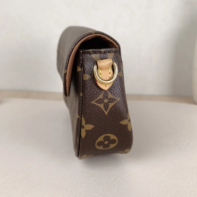 Louis Vuitton Crossbody Bag IVY Monogram PVC Small 23.5 × 4.3 × 12 cm — detail view 5 of 11